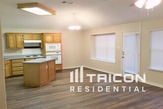 1558 Aberdeen Dr in Lancaster, TX - Building Photo - Building Photo