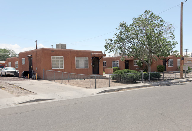 212-218 Grove St in Albuquerque, NM - Building Photo - Building Photo