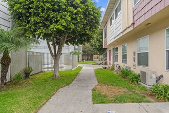 8101 Larson Ave in Garden Grove, CA - Foto de edificio - Building Photo