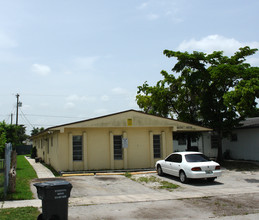 6030-6032 Buchanan St in Hollywood, FL - Building Photo - Building Photo