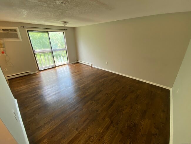 property at 32 Old Foxon Rd