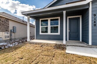 9140 Luciano Rdg in New Berlin, TX - Foto de edificio - Building Photo