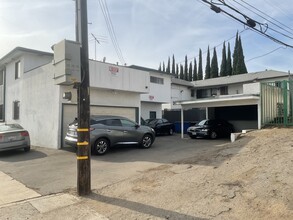 7111 Cimarron St in Los Angeles, CA - Building Photo - Building Photo