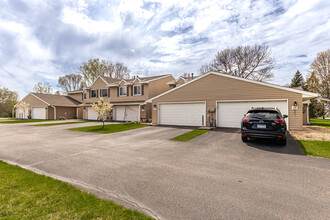 Clover Leaf Farm in Blaine, MN - Building Photo - Building Photo