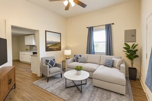 1034 Harrison St in Thibodaux, LA - Building Photo