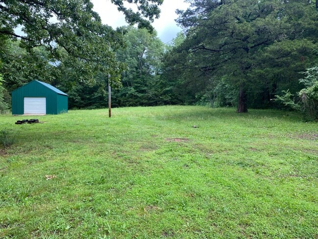 4021 Morrison Creek Rd in Clifton, TN - Building Photo - Building Photo
