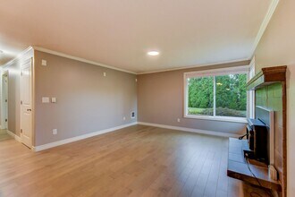 10247 134th Ave NE in Kirkland, WA - Building Photo - Building Photo