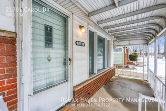 21301 Carol Dr in Cleveland, OH - Building Photo - Building Photo