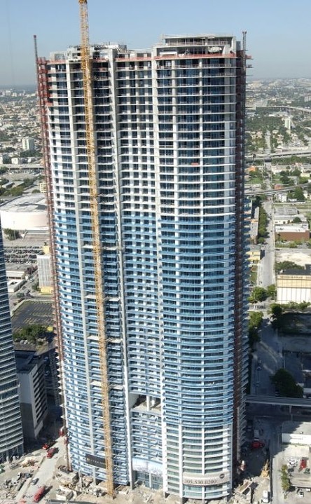 900 Biscayne in Miami, FL - Building Photo