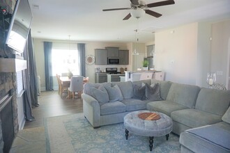 710 Legacy Lakes Way in Aberdeen, NC - Building Photo - Building Photo