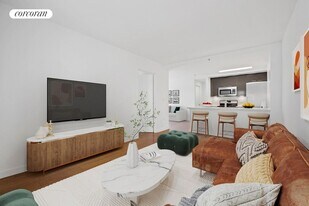 41-18 Crescent St in Queens, NY - Building Photo