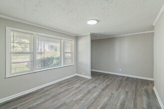 3040 Woodbine Ave in Knoxville, TN - Building Photo - Building Photo