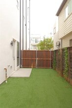 4200 Munger Ave in Dallas, TX - Building Photo - Building Photo