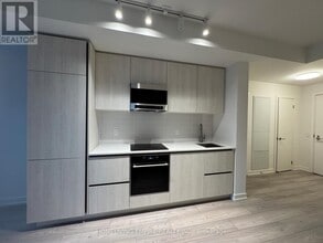 110 Broadway Ave in Toronto, ON - Building Photo - Building Photo