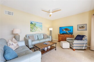 2864 Mizzen Way in Naples, FL - Foto de edificio - Building Photo