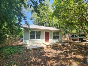 1118 Timber Elm in Seguin, TX - Building Photo - Building Photo