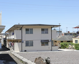 1328 N School St in Honolulu, HI - Building Photo - Building Photo