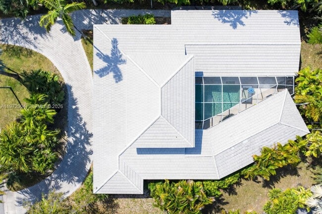 4570 Sabal Palm Rd in Miami, FL - Building Photo - Building Photo