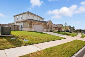 104 Capella Wy in Hutto, TX - Building Photo - Building Photo