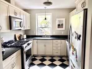 140 Beaconsfield Rd in Brookline, MA - Foto de edificio - Building Photo