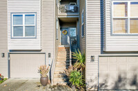 Mountain Park in Lake Oswego, OR - Foto de edificio - Building Photo