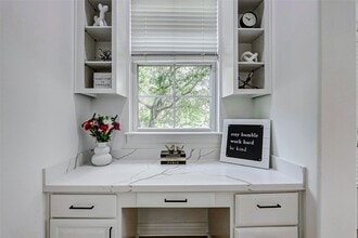 5 Versante Ct in Houston, TX - Building Photo - Building Photo