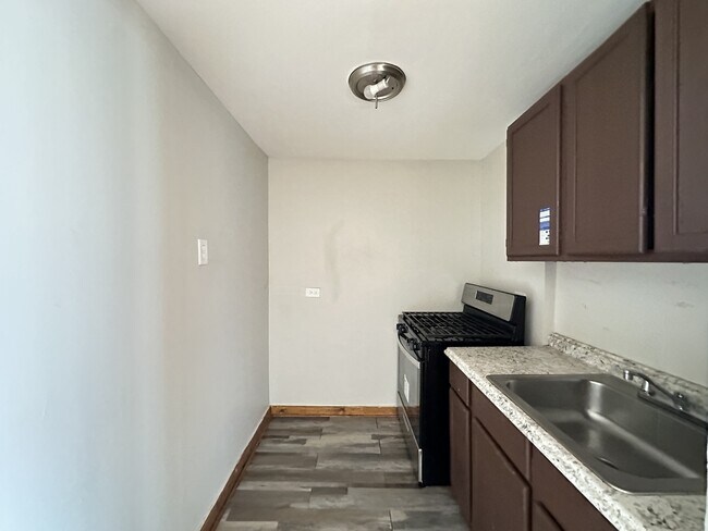 6710 S Claremont Ave in Chicago, IL - Building Photo - Building Photo