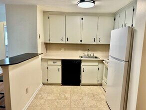490 Union St in Rockland, MA - Building Photo - Building Photo