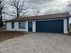 2330 Cologna Rd in Marshfield, MO - Building Photo