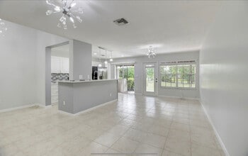 5286 Sapphire Vly in Boca Raton, FL - Building Photo - Building Photo
