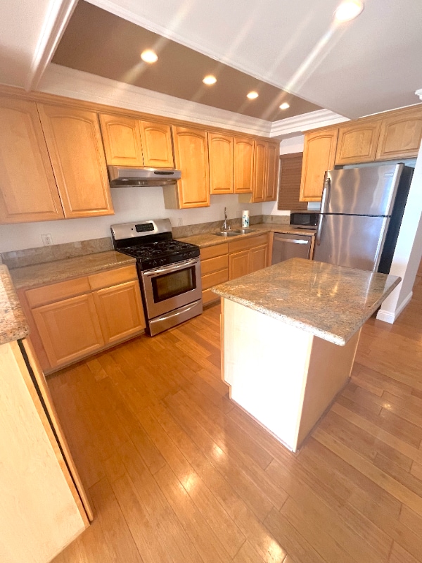 100 Cliff Dr in Laguna Beach, CA - Building Photo - Building Photo