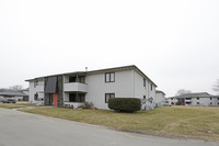 Stratford Apartments in East Peoria, IL - Building Photo - Building Photo