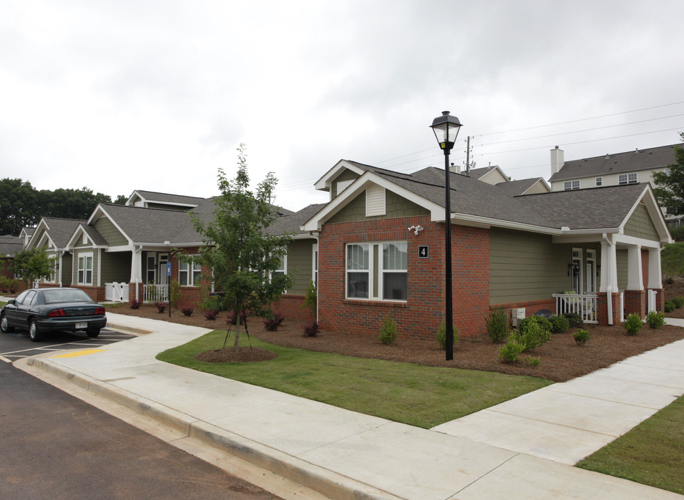 Conners Senior Village in Villa Rica, GA - Foto de edificio