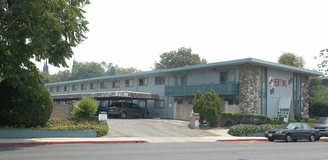 Fontana Apartments in Antioch, CA - Building Photo - Building Photo