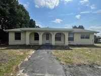 4213 Plymouth Sorrento Rd in Apopka, FL - Foto de edificio - Building Photo