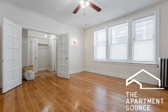 property at 432 W Surf St