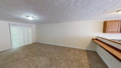 7112 Country Club Dr in Huntington, WV - Building Photo - Building Photo