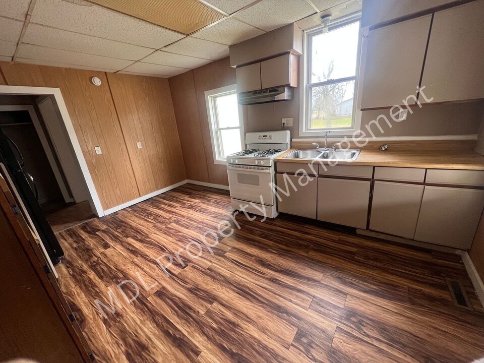 401 Litchfield St in Bay City, MI - Building Photo