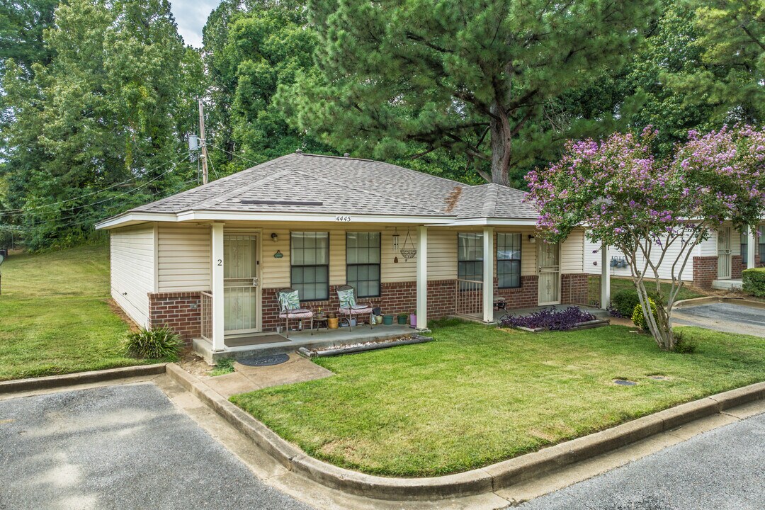 Westwood Manor Elderly Cottages in Memphis, TN - Building Photo