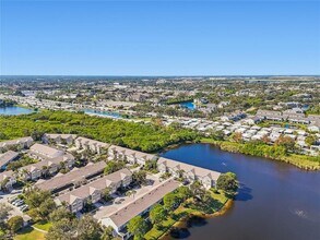 571 Shoreham Ct NE in St. Petersburg, FL - Building Photo - Building Photo