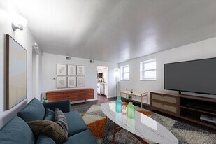 601 E Warrington Ave in Pittsburgh, PA - Building Photo