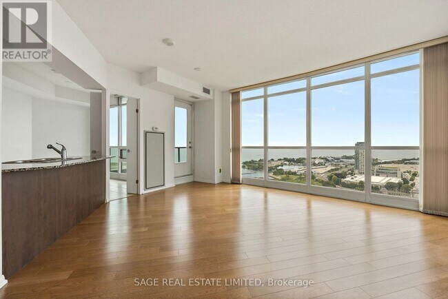 1411-215-3215 Fort York Blvd in Toronto, ON - Building Photo - Building Photo