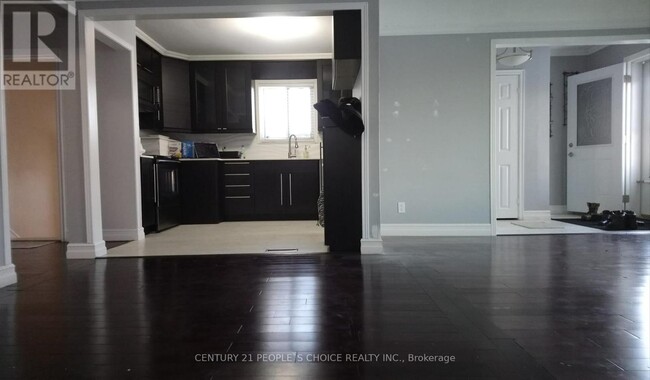 1596 Warden Ave. in Toronto, ON - Building Photo - Building Photo