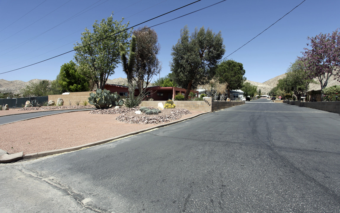 55524 Yucca Trl in Yucca Valley, CA - Foto de edificio