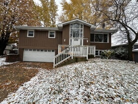 6939 W 85th Ave in Crown Point, IN - Building Photo