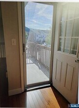 219 Village Cir Dr in Fort Lee, NJ - Building Photo - Building Photo