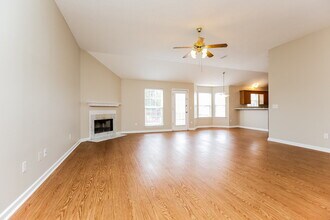 817 Carmen Way in La Vergne, TN - Building Photo - Building Photo