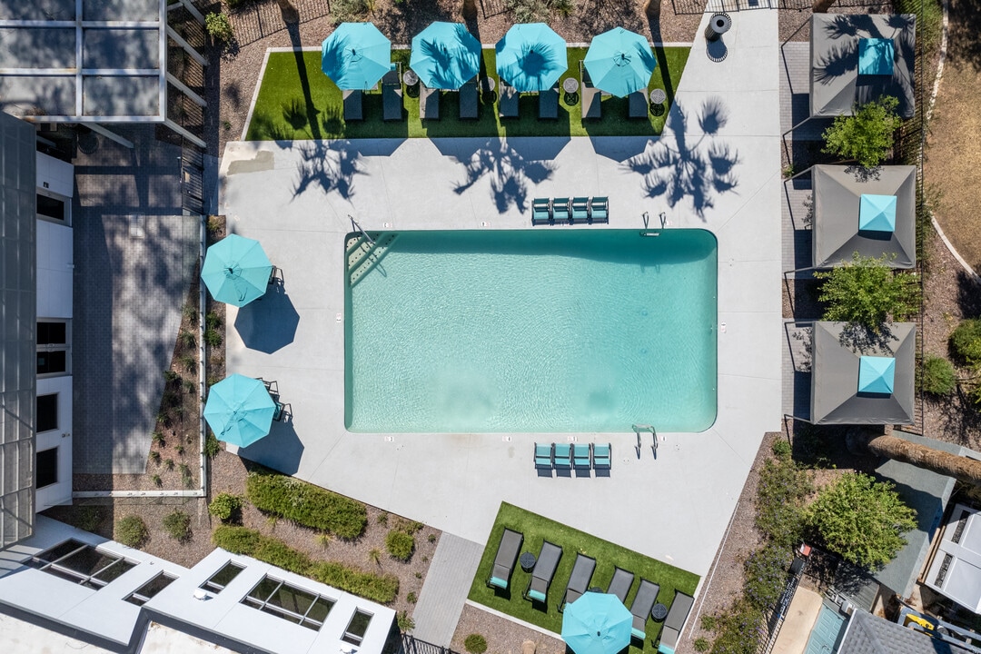 Collins off Colter* in Phoenix, AZ - Foto de edificio