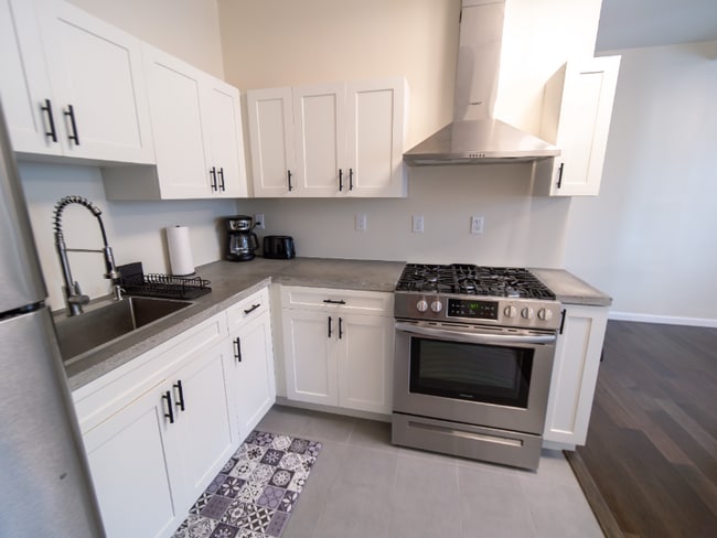 190-04 Hollis Ave in Queens, NY - Building Photo - Building Photo