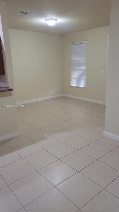 9225 SW 170th Ave in Miami, FL - Building Photo